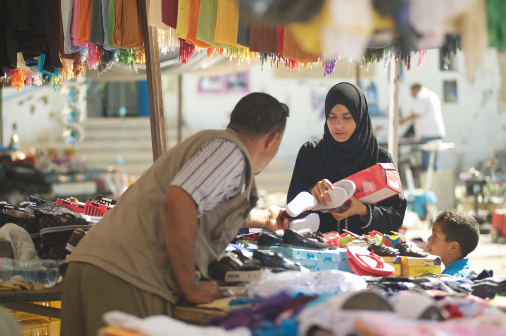 Strategi Adaptasi di Tengah Persaingan Ketat