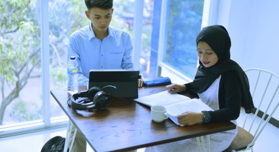 Sewa Laptop untuk Acara Kampus