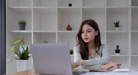 Alasan Sewa Laptop Jaten Murah Jadi Pilihan Utama Kantor